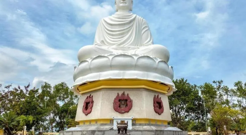 فندق Oyo 587 Trang Long نها ترانج